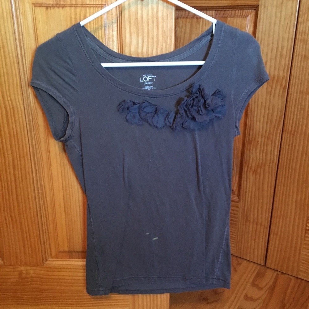 Gray tee with flower detail